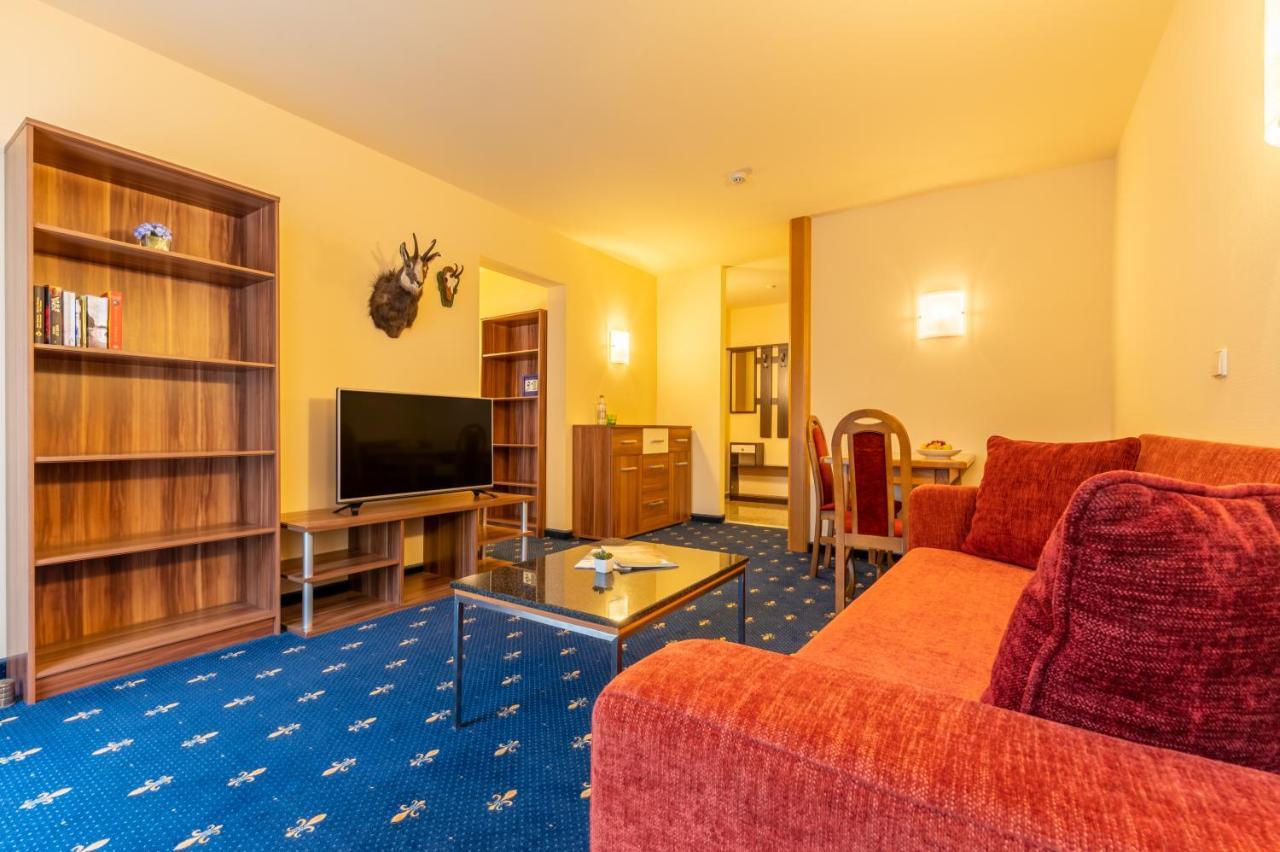 Hotel Tia Monte Nauders Bagian luar foto
